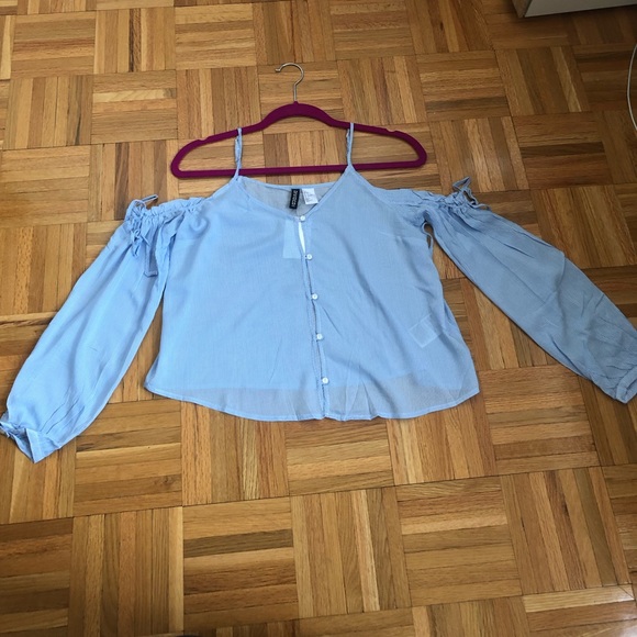 H&M Button down flowy chic top - Picture 2 of 6